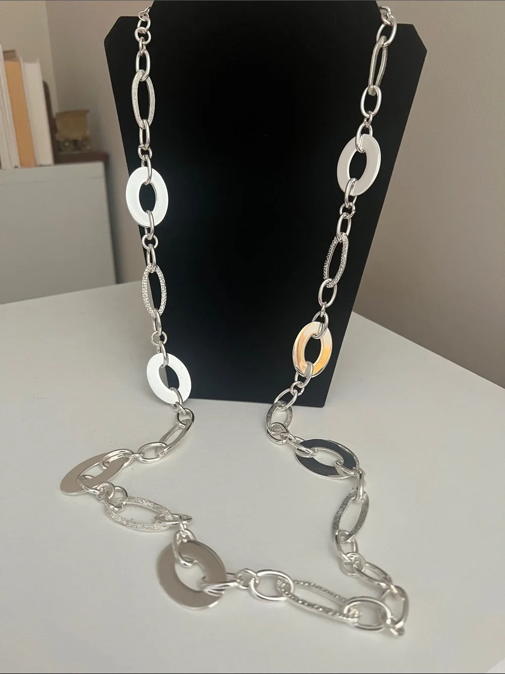 Daisy Fuentes Shiny Silver Tone Open Oval Link Necklace - Vintage